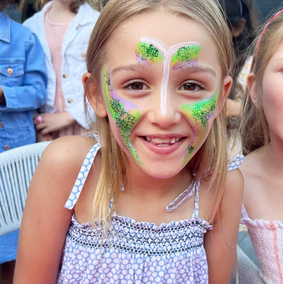Professional Facepainter VS An Entertainer